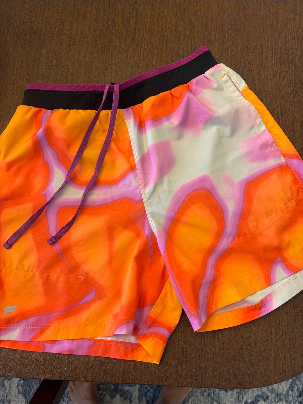 Fabletics Pearl Izumi Magenta and Pink Gradient workout shorts - Medium